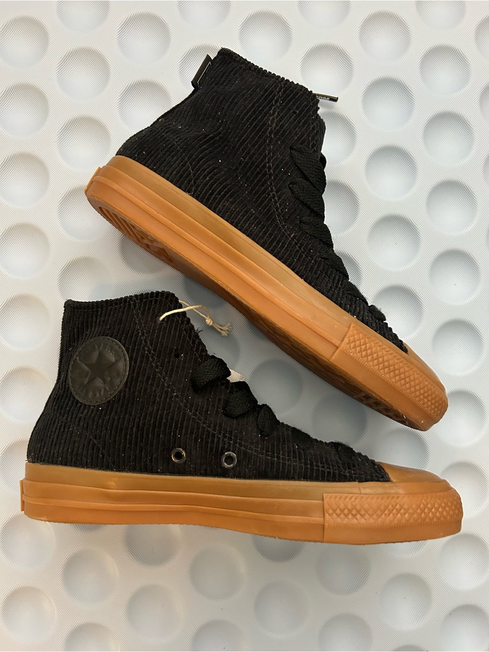 Converse High Top Sneakers in Black Converse Women’s Size 5.5